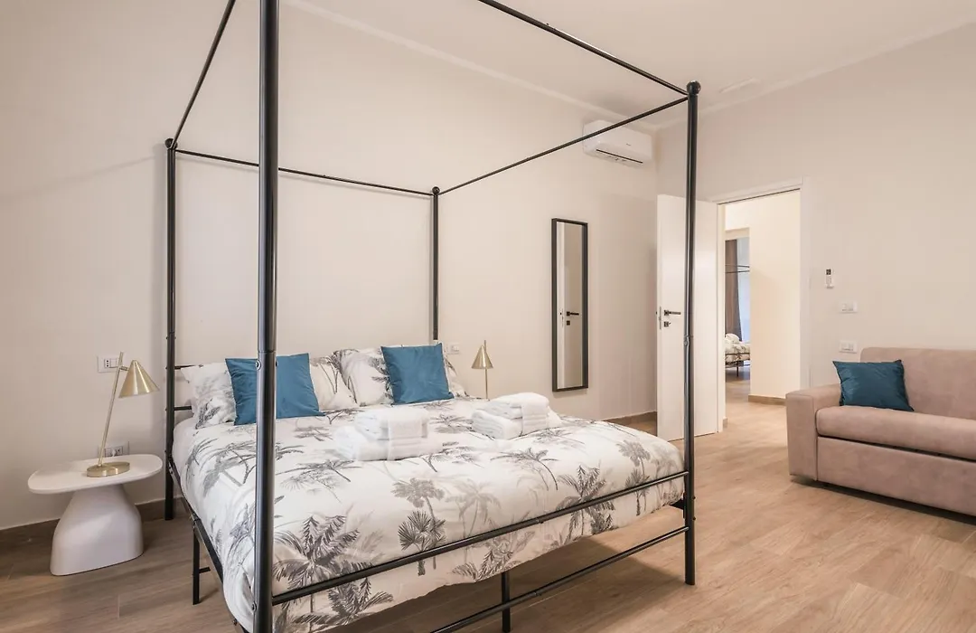 C3 Top Class Apartment, 2 camere da letto, 2 bagni, giardino distante 15 minuti a piedi da Fontana di Trevi-1